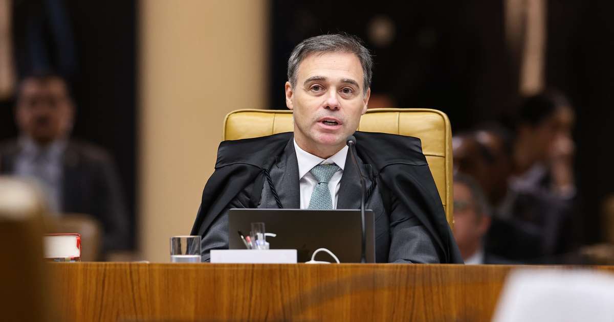 Mendonça determina que Antônio Tabet apague post com 'alusão' a Flávio Bolsonaro e Nossa Senhora Aparecida