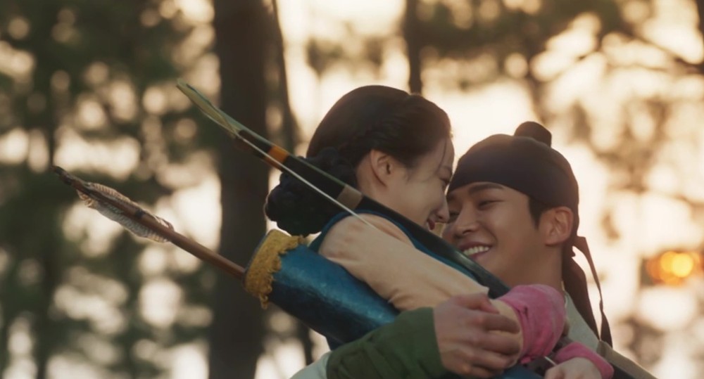 O Rei de Porcelana é protagonizado pelos astros Park Eun-bin e Ro Woon — Foto: Reprodução/KBS2