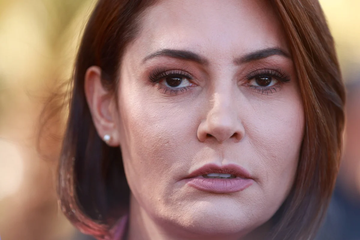 Michelle pede impeachment de ministro após suspensão da campanha de Deltan