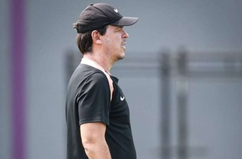 Pressionado, Corinthians deixa Libertadores e foca no Brasileirão