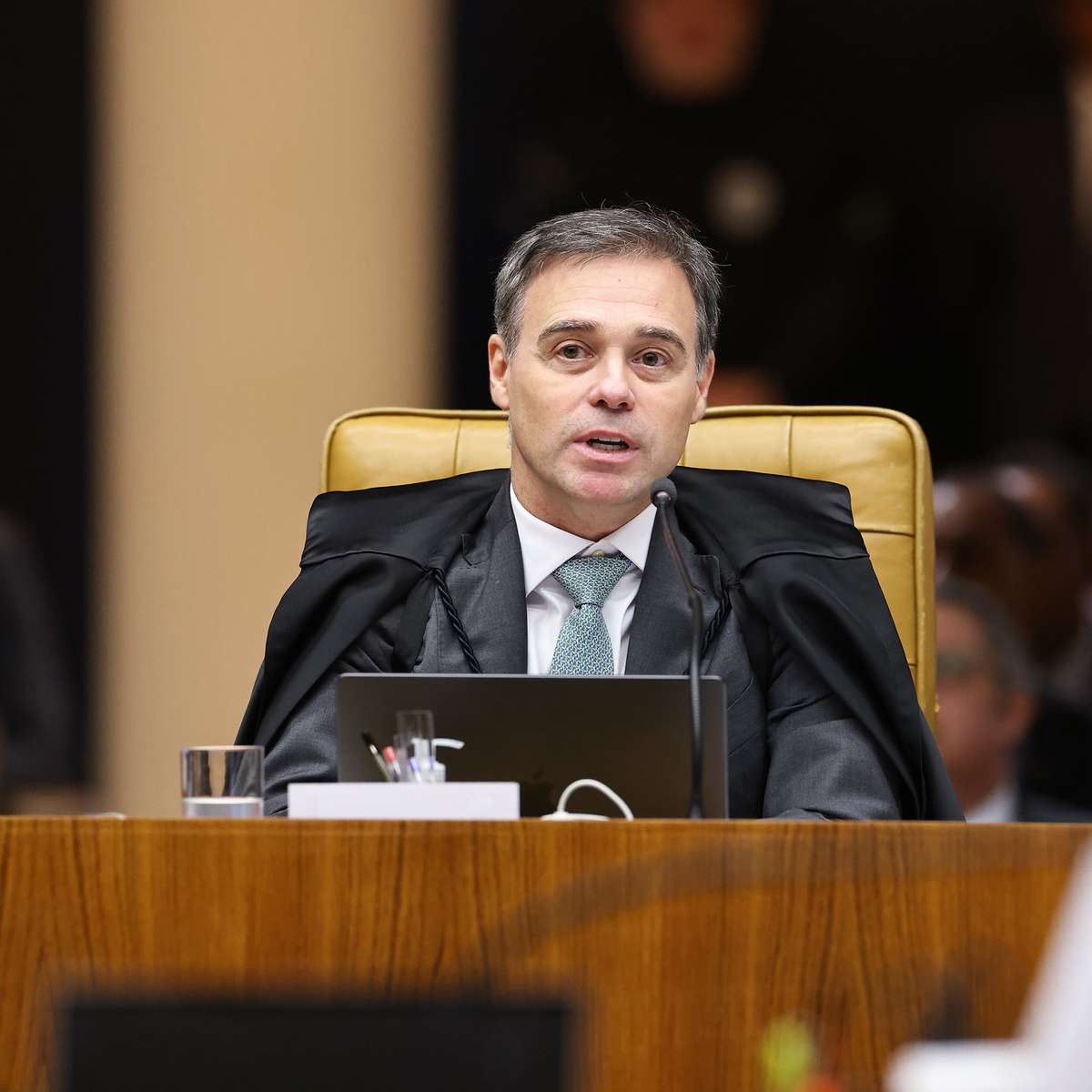 Mendonça determina que Antônio Tabet apague post com 'alusão' a Flávio Bolsonaro e Nossa Senhora Aparecida