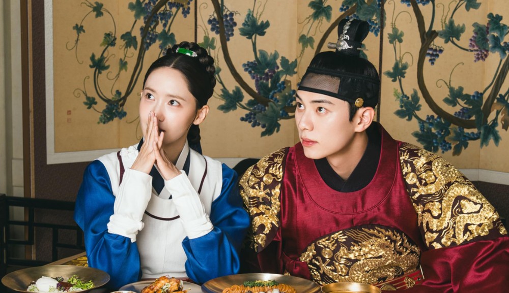 Bon Appetit, Vossa Majestade é estrelado por YoonA e Lee Chae-min — Foto: Reprodução/IMDb