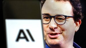 Anthropic, OpenAI, SpaceXAI e Google são acusadas de fazer acordo ilegal para frear avanço da IA