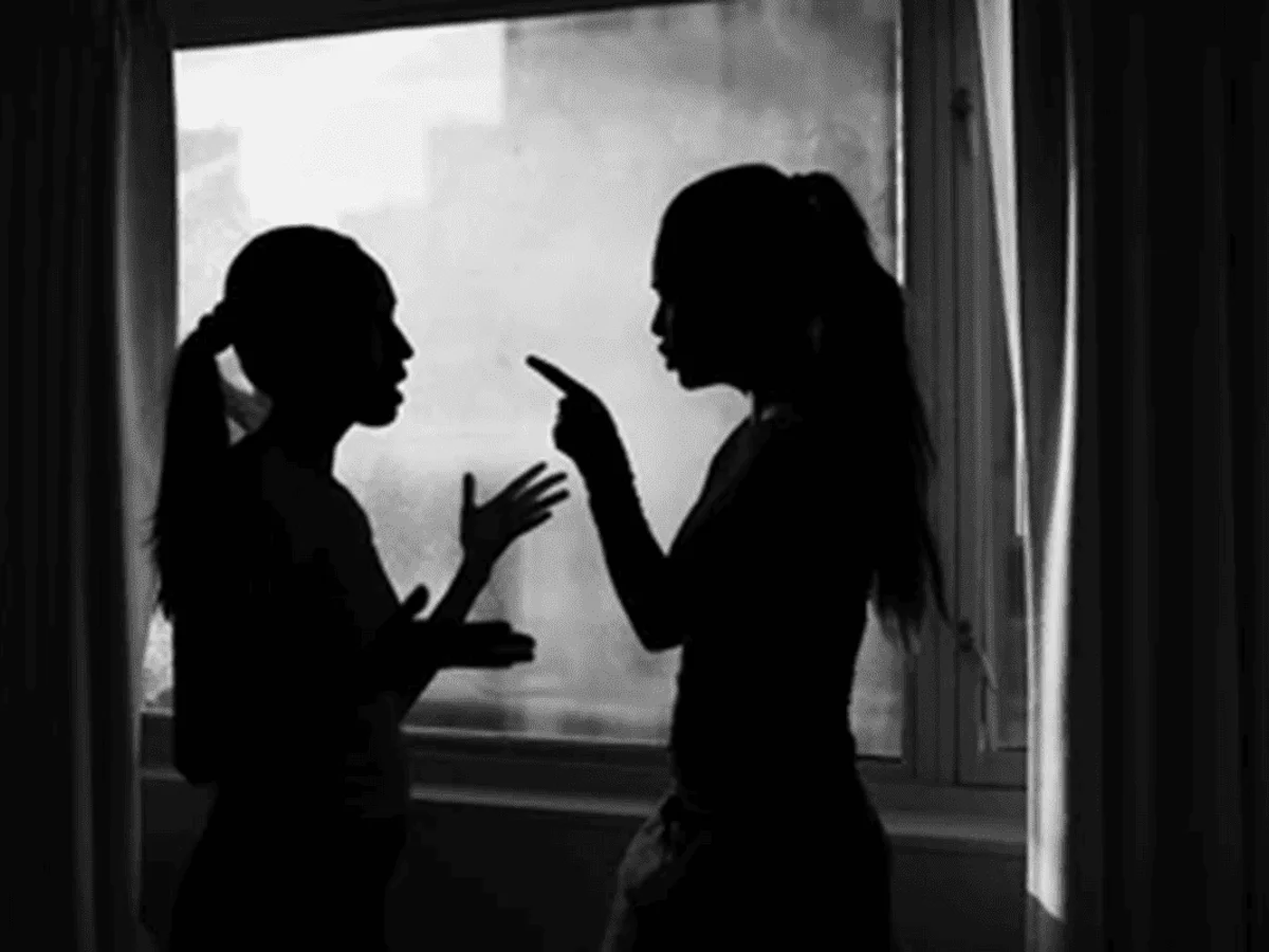 Mulher é condenada a 18 anos por tentar matar companheira durante separação