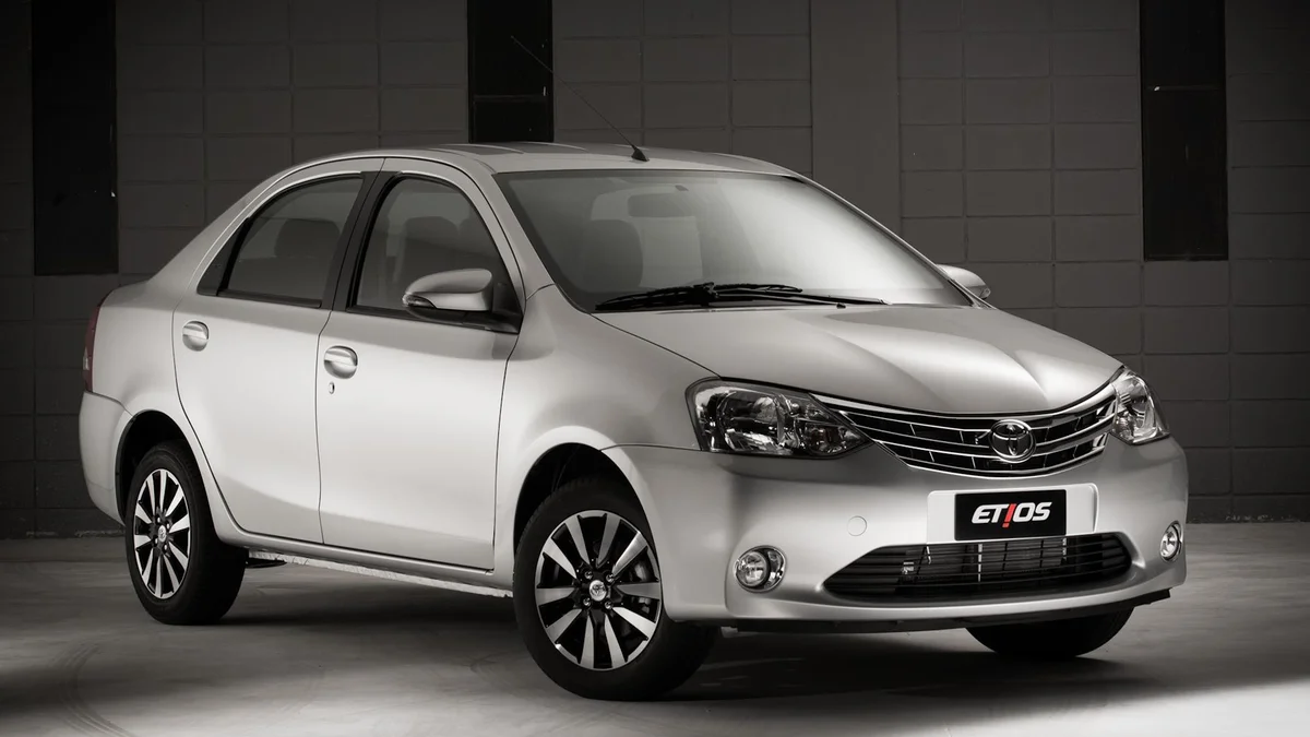 Imagem da matéria: Quanto custaria um Etios sedan hoje, com a inflação?