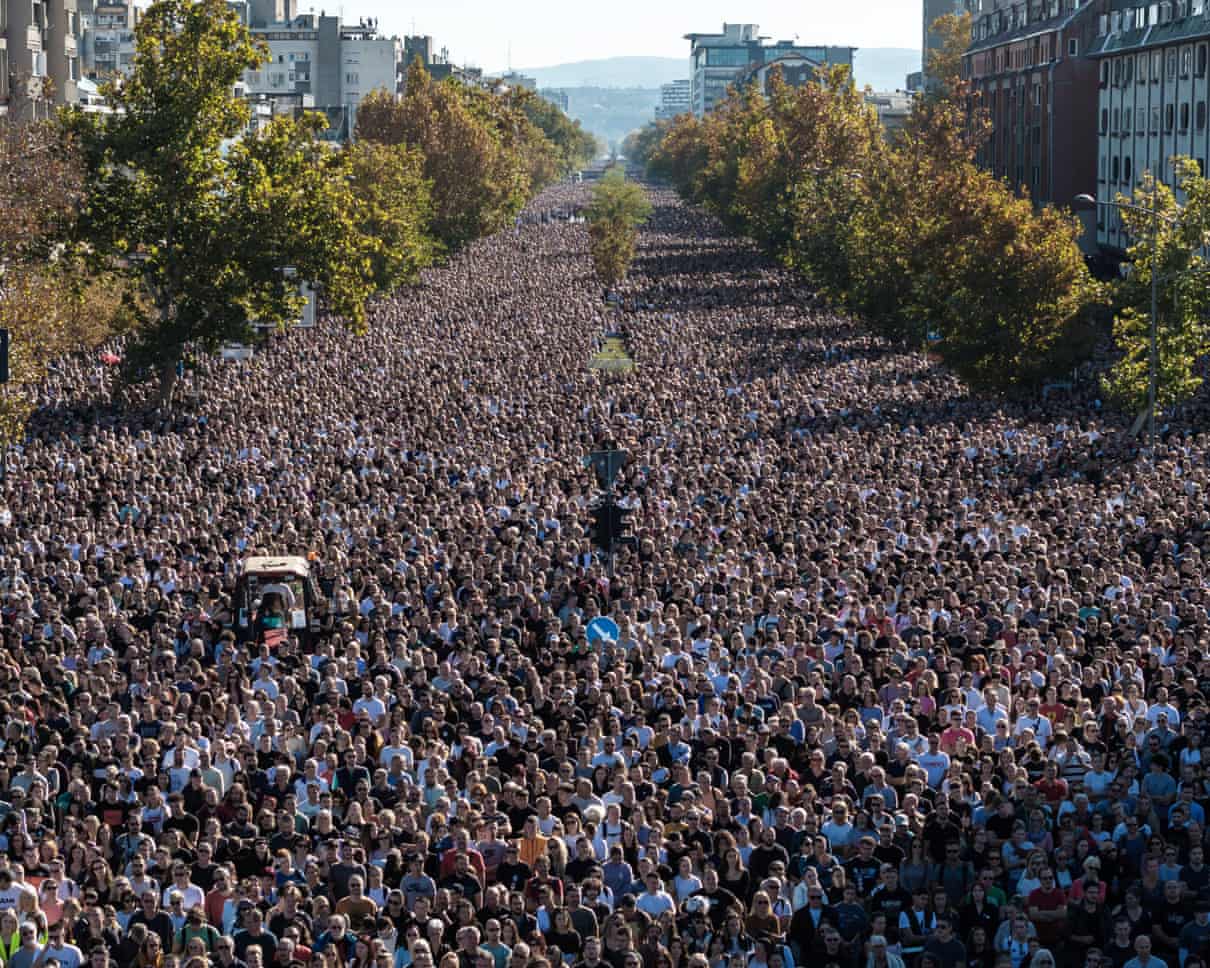 Um movimento de protesto da geração Z pode estar prestes a derrubar o forte homem da Sérvia. Veja por que isso vai abalar a Europa