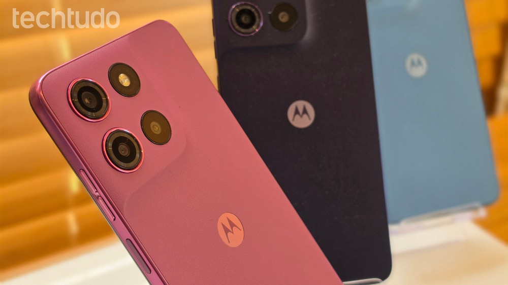 Celulares básicos da Motorola reúnem recursos para as tarefas do dia a dia, com opções que priorizam autonomia, telas amplas e câmeras básicas sem ultrapassar R$ 1.000 — Foto: Ana Loubak/TechTudo