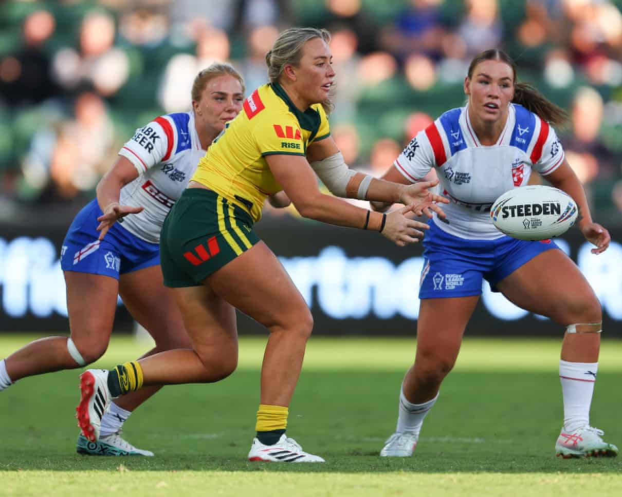A Austrália esmagou a Inglaterra em uma vitória expressiva da Copa do Mundo de Rugby League feminino