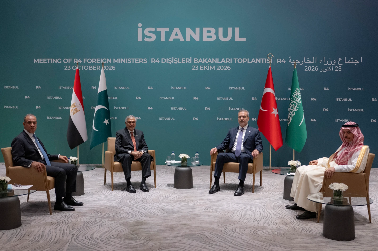 Reunião dos ministros das Relações Exteriores da Turquia, Paquistão, Arábia Saudita e Egito começa em Istambul