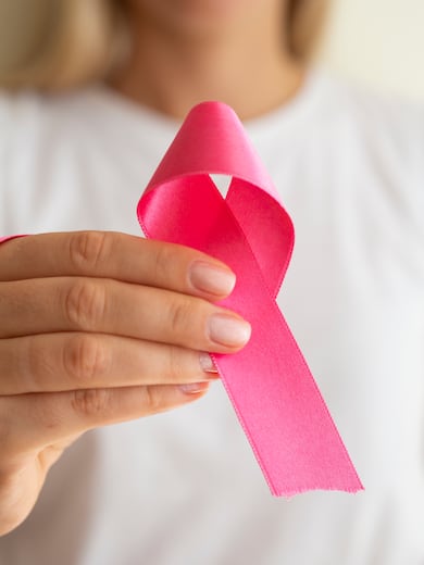 Outubro Rosa: mulheres com câncer de mama podem receber precatórios mais rápido