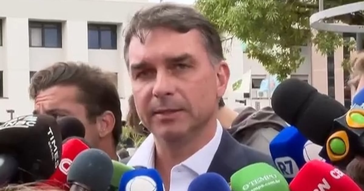 Análise: possível fuga de Flávio Bolsonaro pode abrir disputa pelo comando da oposição a Lula