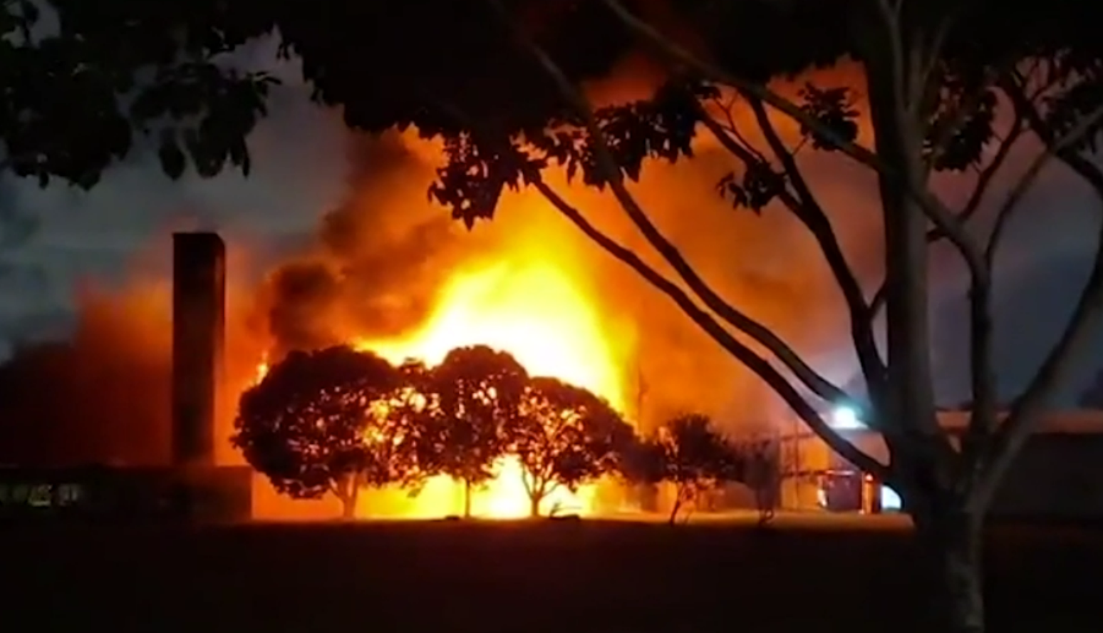 Inc&ecirc;ndio na UFPE aconteceu na noite desta quarta-feira, 7