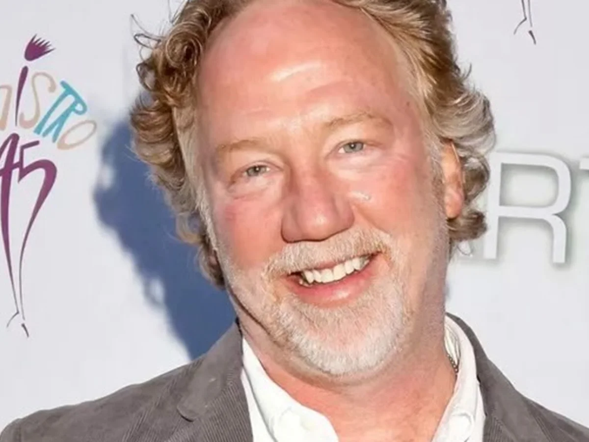 Juiz anula processo por abuso sexual infantil contra ator Timothy Busfield