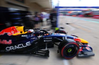 Max Verstappen llamó la atención al dolor que está sufriendo por los baches.