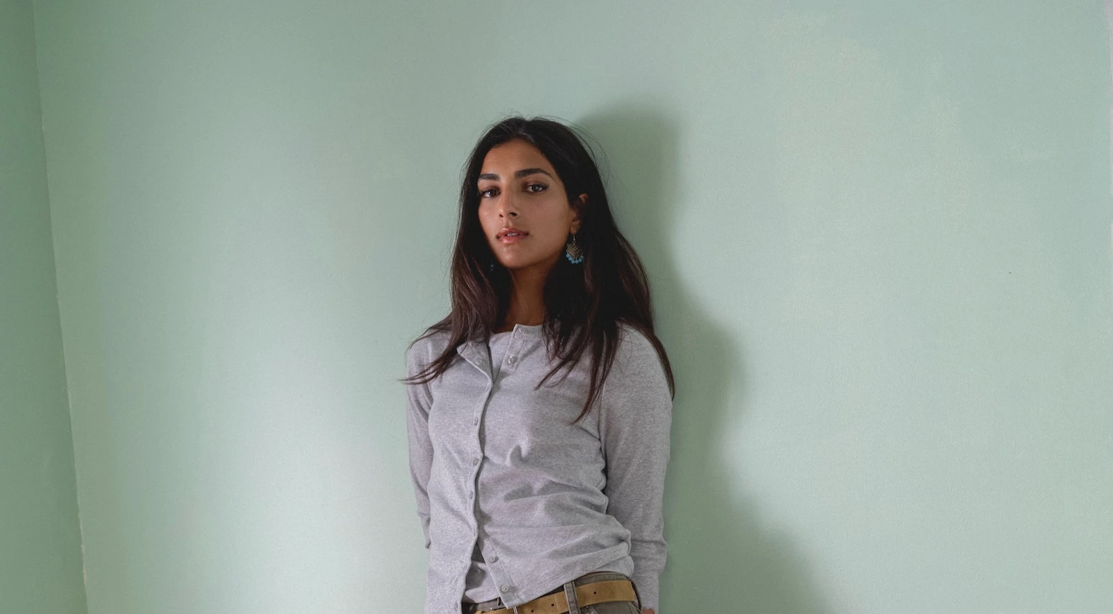 A designer de moda saudita Alia Al-Salmi leva o patrimônio do Reino para o palco global