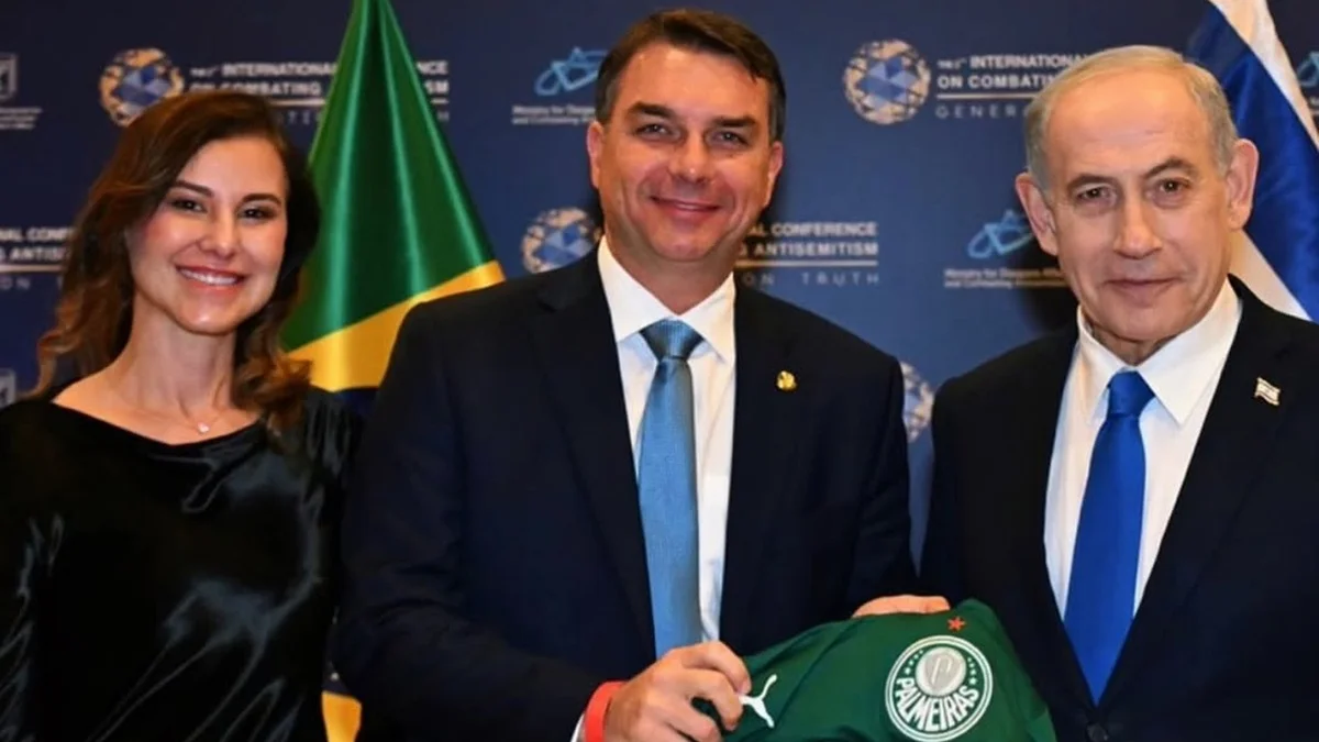 Netanyahu parabeniza Flávio por vencer 1º turno e deseja sorte: "Meu amigo"