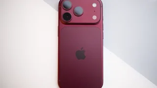 Bateria do novo iPhone dura bem mais que de Galaxy; assista ao teste