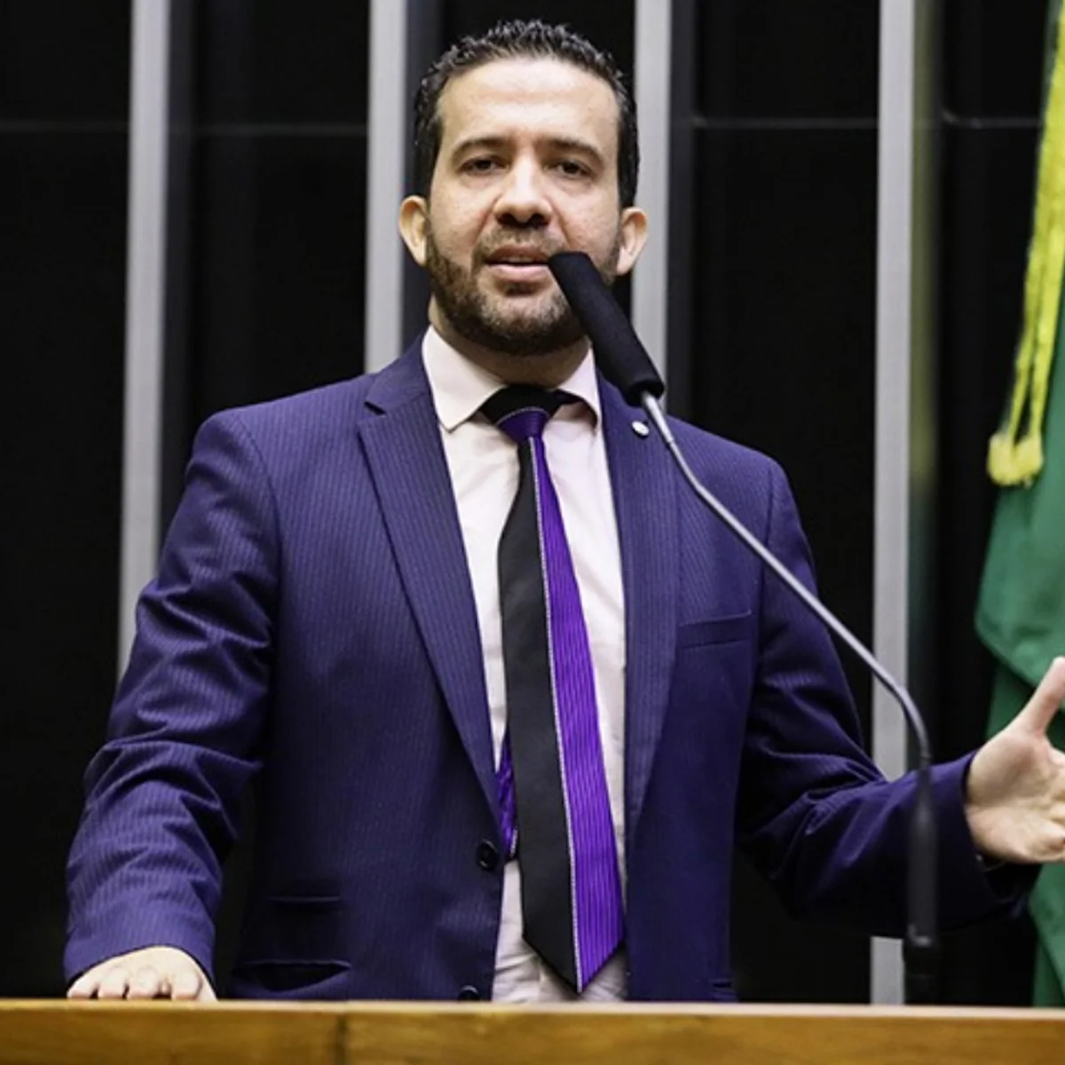 Janones vai ao gabinete de Nunes Marques tentar liberar "Exército do Lula"
