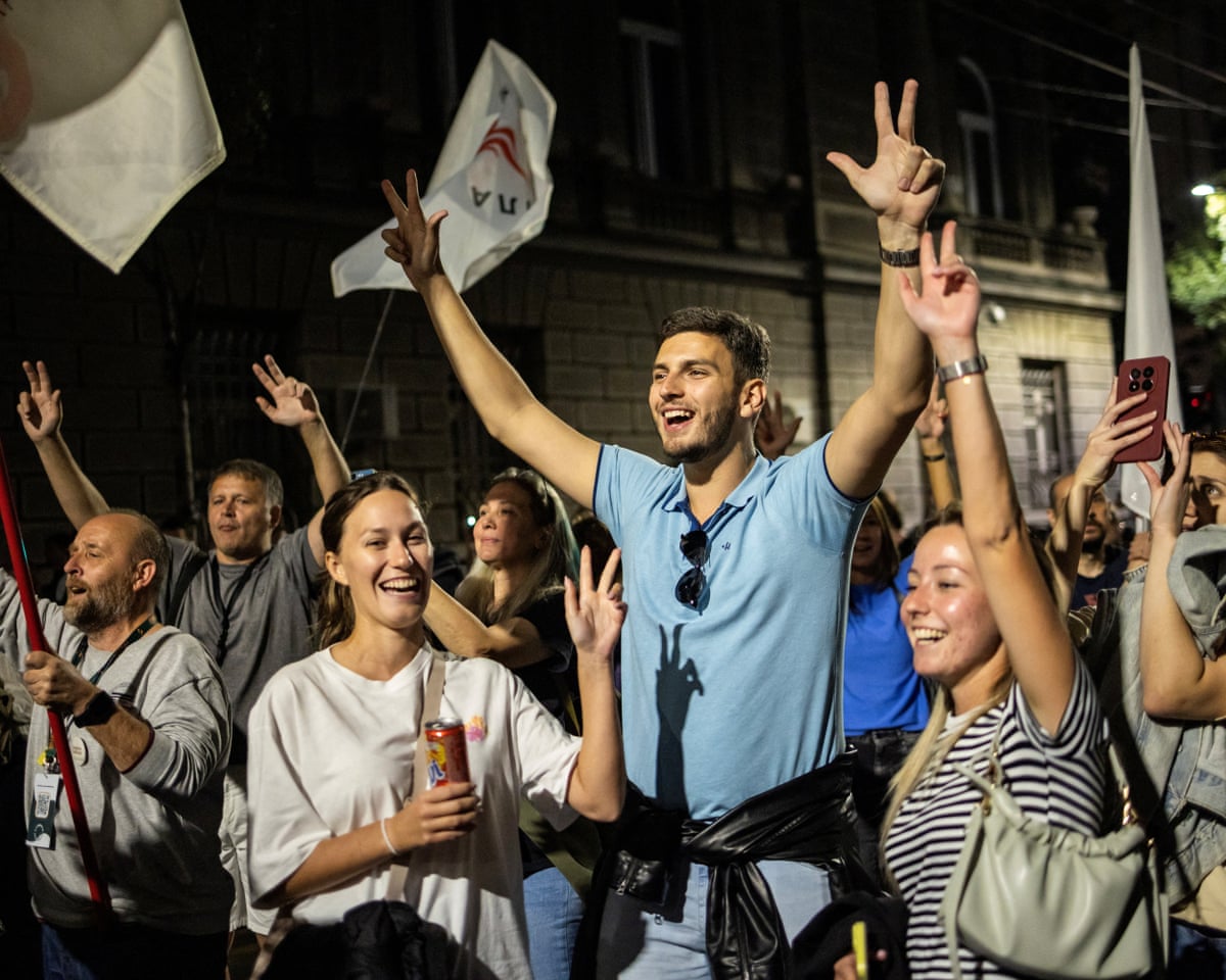 Um movimento de protesto da geração Z pode estar prestes a derrubar o forte homem da Sérvia. Veja por que isso vai abalar a Europa