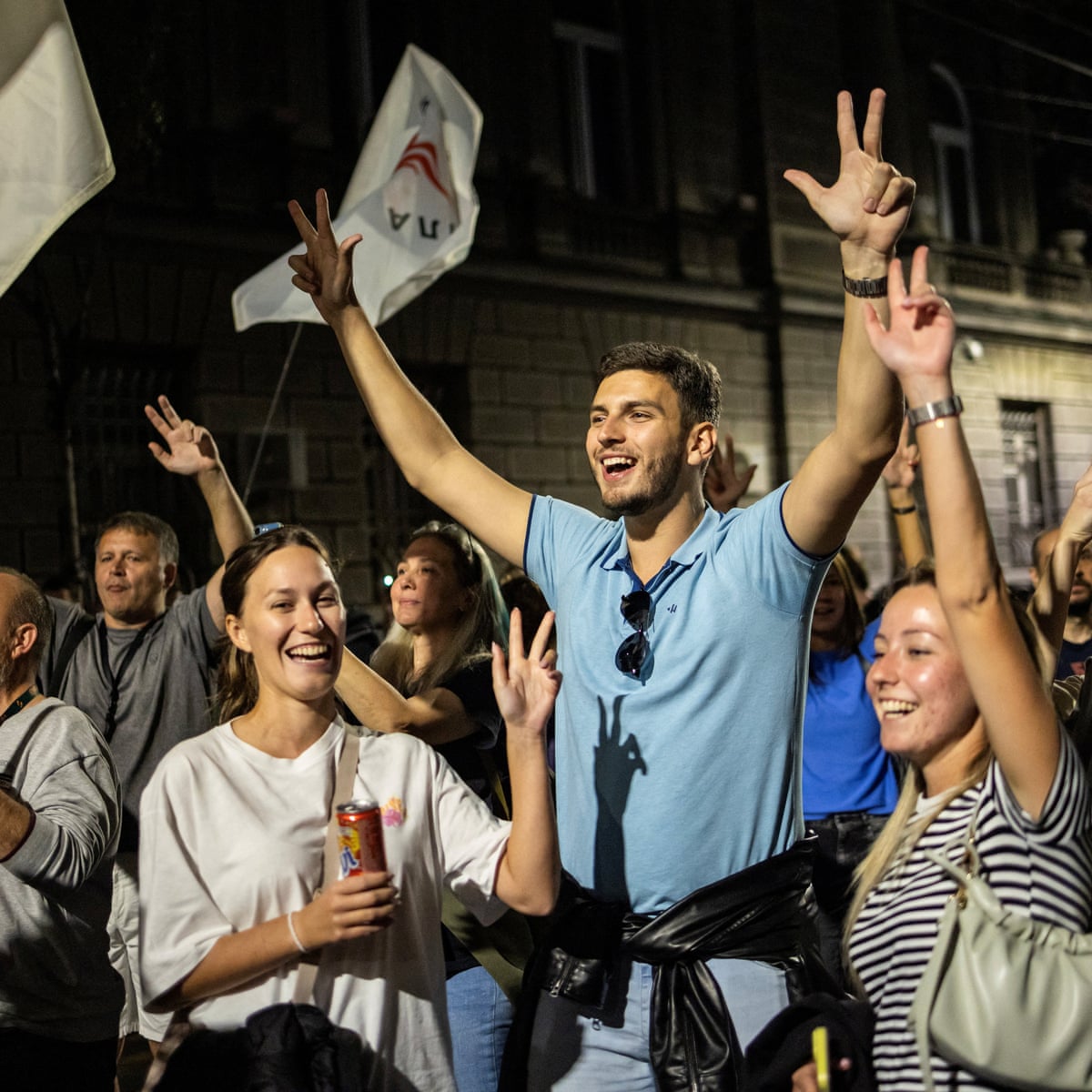 Um movimento de protesto da geração Z pode estar prestes a derrubar o forte homem da Sérvia. Veja por que isso vai abalar a Europa
