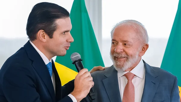 Lula recebe Motta um dia após Republicanos declarar apoio a Flávio