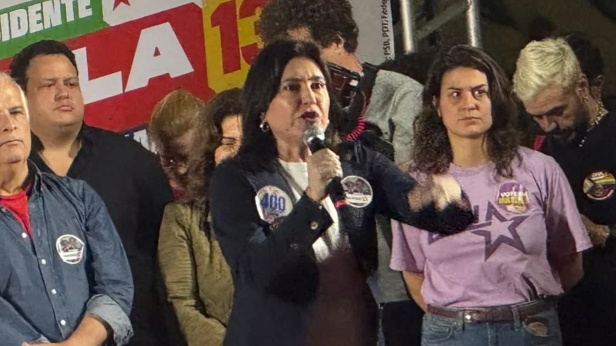 Tebet diz que Flávio desistiu de debate presidencial por medo: “Covarde”