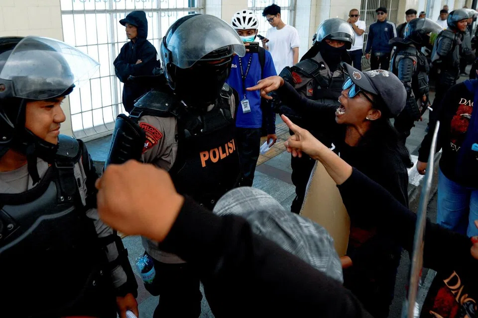 O governo indonésio responde às faixas virais do Greenpeace criticando a resposta à neblina