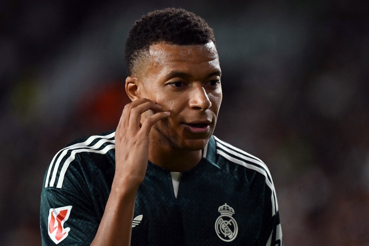 Mbappé diz estar 'sinceramente arrependido' e se retrata por declarações ligadas a Mao Tsé-tung: 'Declarações infelizes'