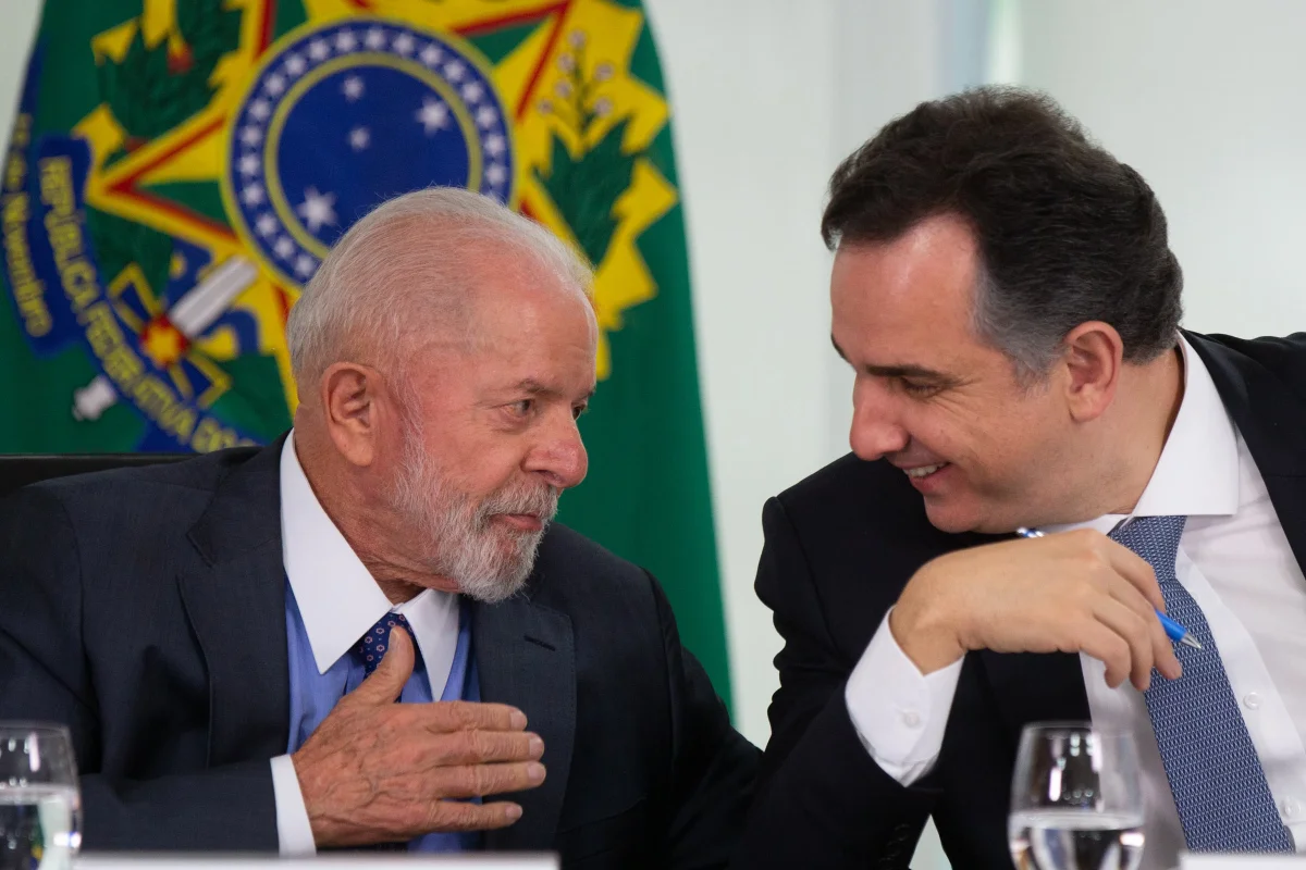 imagem colorida mostra presidente lula e rodrigo pacheco - Metrópoles