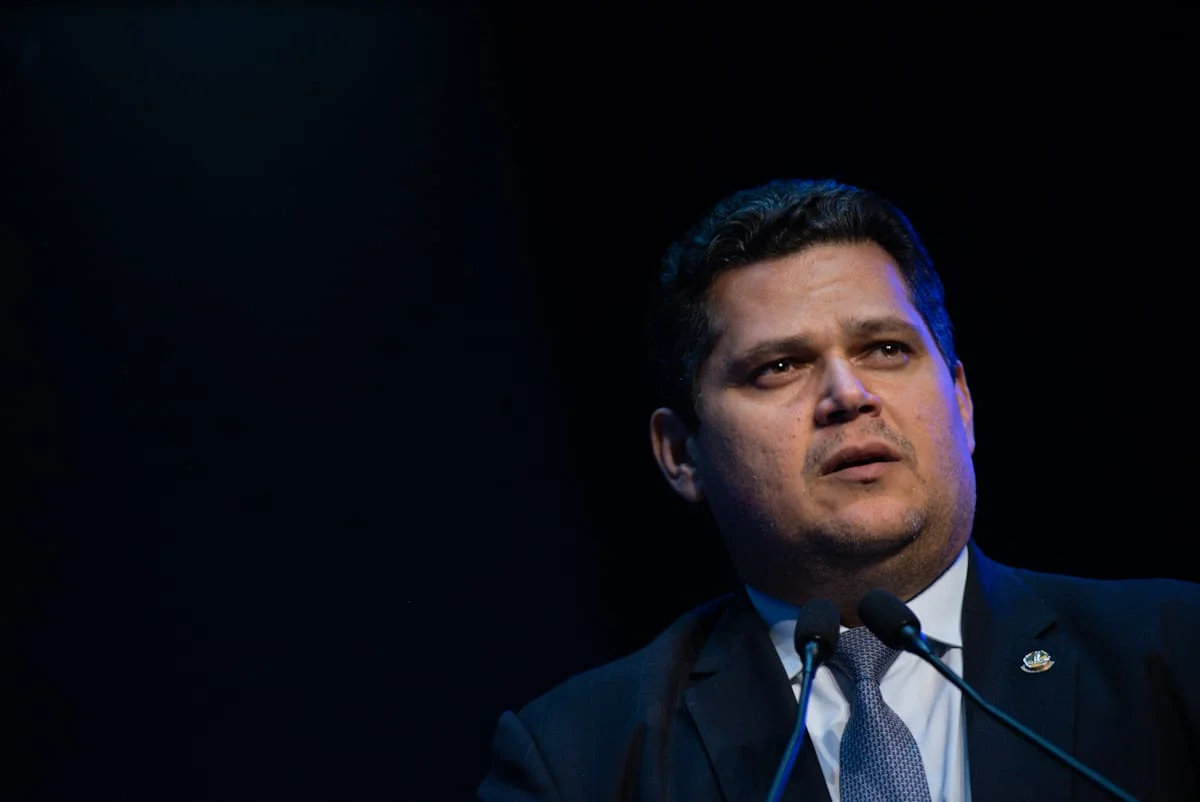 Davi Alcolumbre durante evento de lançamento da pré-candidatura à Presidência da República - Metrópoles