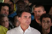 Site argentino diz que senador Flávio Bolsonaro deixou Brasil em voo particular