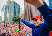 Análise: possível fuga de Flávio Bolsonaro pode abrir disputa pelo comando da oposição a Lula