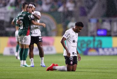 Seedorf chega hoje ao Corinthians com desafios dentro e fora de campo para evitar rebaixamento