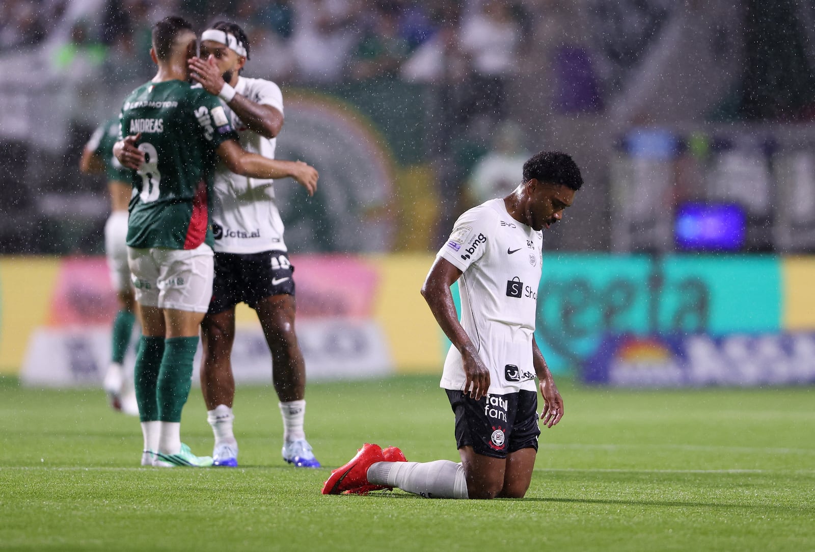 Timão perdeu para o Palmeiras e segue ameaçado pelo rebaixamento Alex Silva/Reuters - 11.10.2026