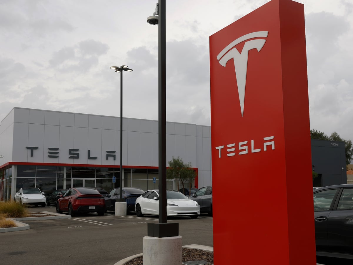 Tesla supera as projeções de lucros após Musk apresentar plano de fusão da SpaceX