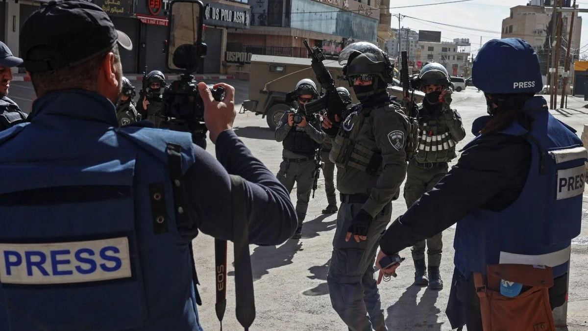 Forças israelenses alvejaram jornalistas durante o ataque a Hebron, diz grupo de imprensa